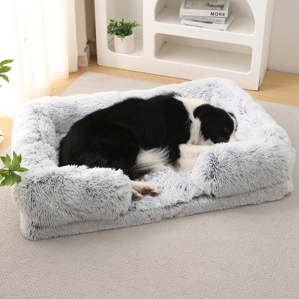 Doghouse Plush Round Pet Bed